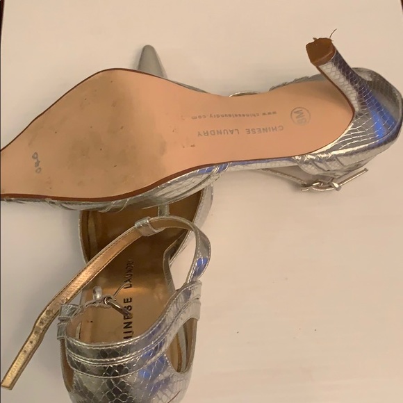 Heels by Chinese Laundry - Picture 4 of 5
